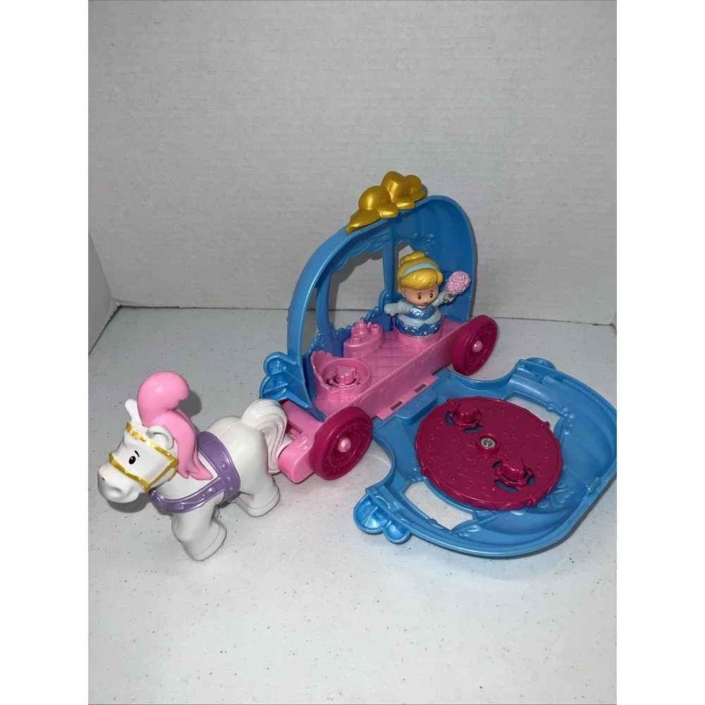Fisher Price Little People Disney Princess Cinderella's Dancing Carriage Toy Set